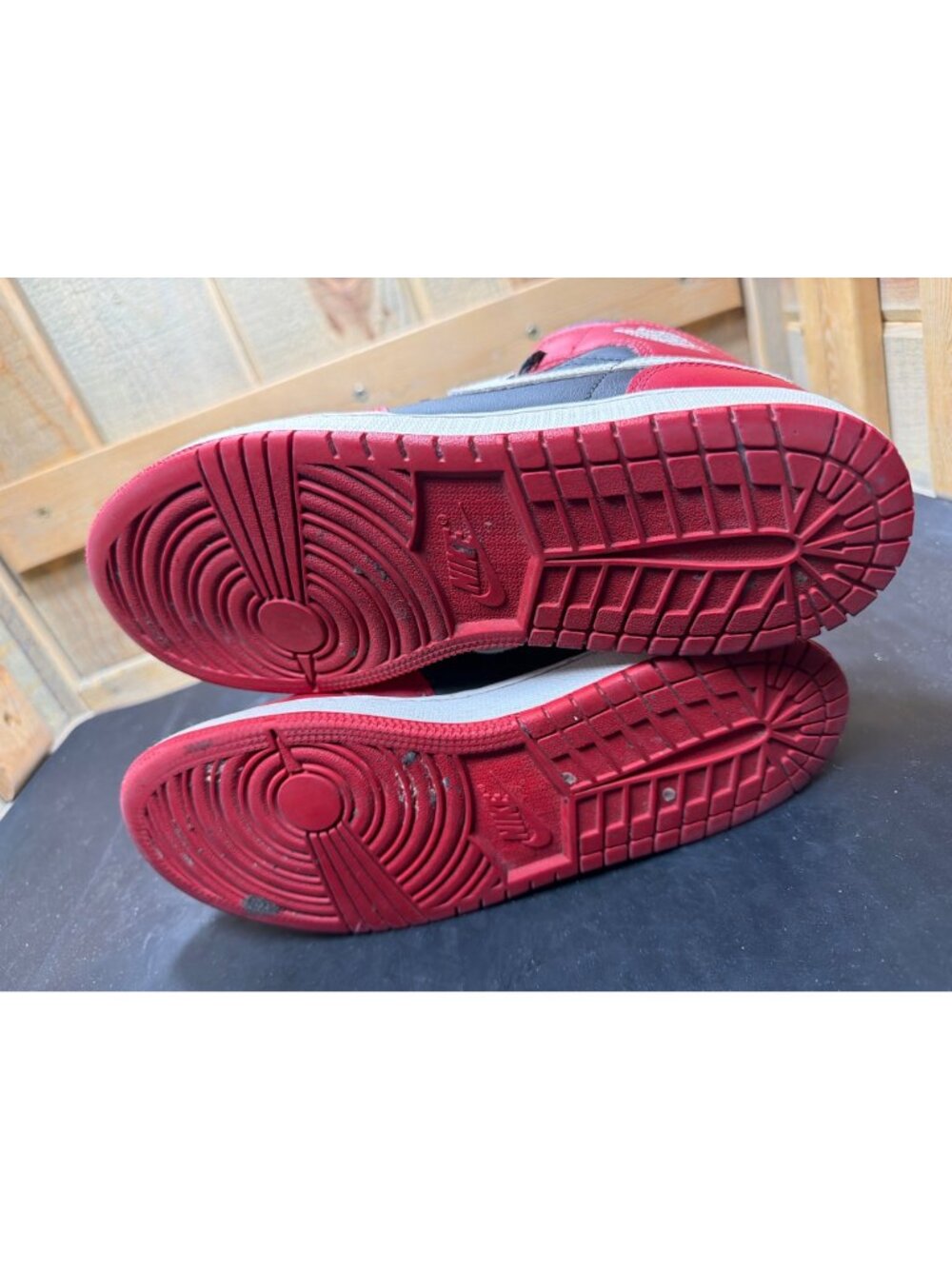 Air Jordan 1 Mid Bred Toe GS Youth 6.5Y Sneakers Red Black DQ8423-061 - Picture 8 of 9
